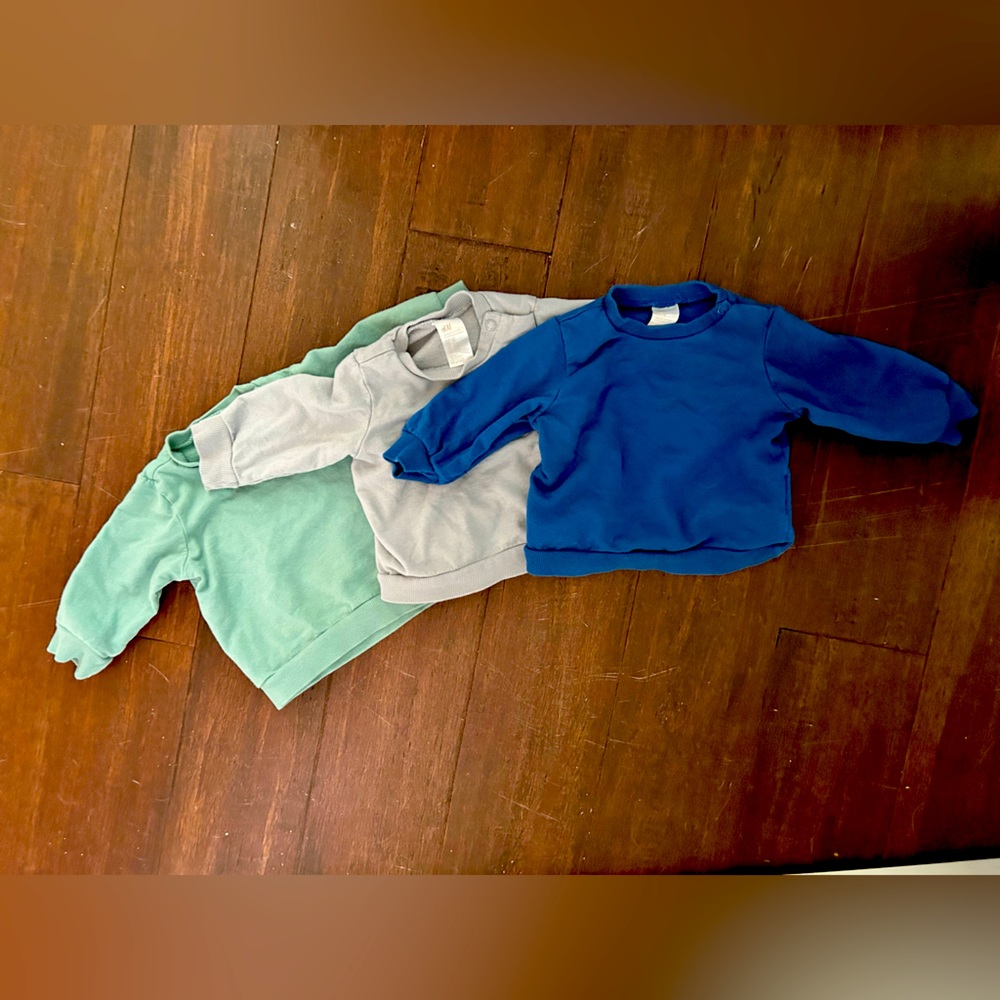 H&M sweaters size 3 months
